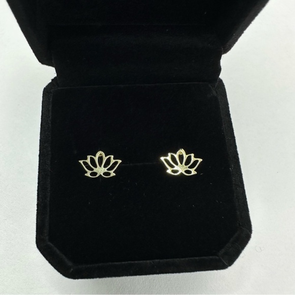 Gold Tone Lotus Flower Dainty Stud Earrings Women Fashion Jewelry